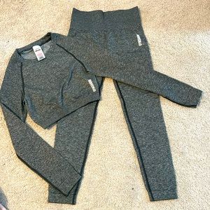 GYMSHARK Size small charcoal gray workout pant and crop top